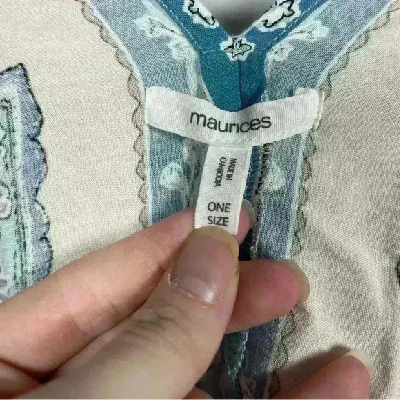 Maurice’s paisley Shaw one size - Picture 2 of 5